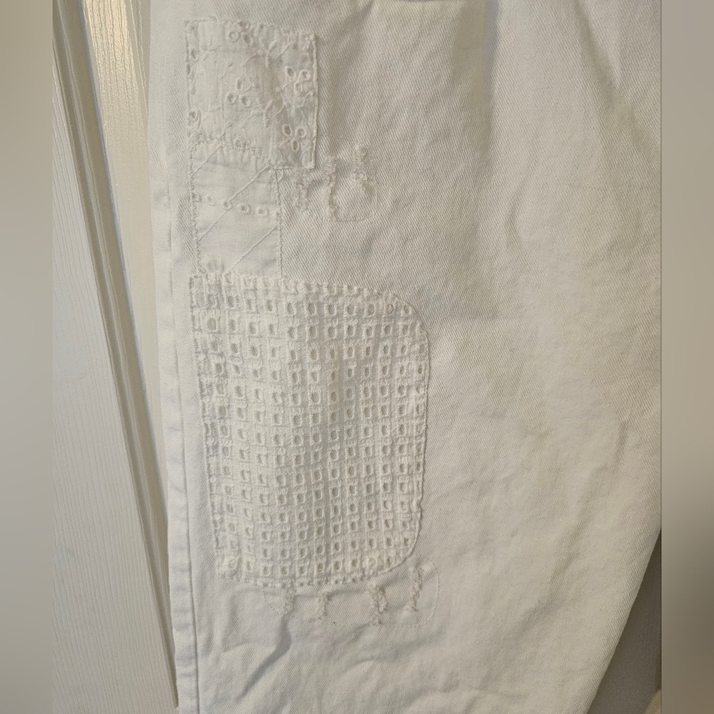 Lauren Ralph Lauren Women's White Eyelet Jeans Relaxed Taper Size 16 - Picture 2 of 9